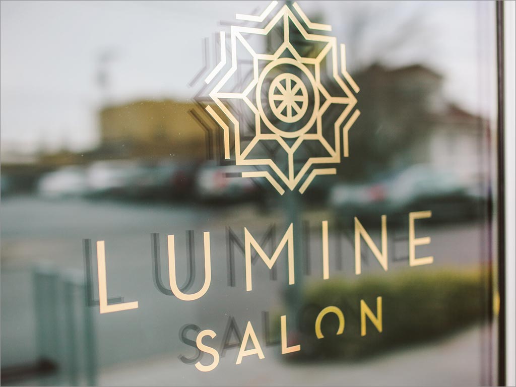 美國Lumine Salon美容美發(fā)沙龍店面玻璃防撞貼設(shè)計